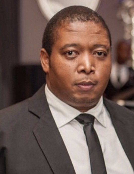 Headshot of Sibusiso Ntshebe